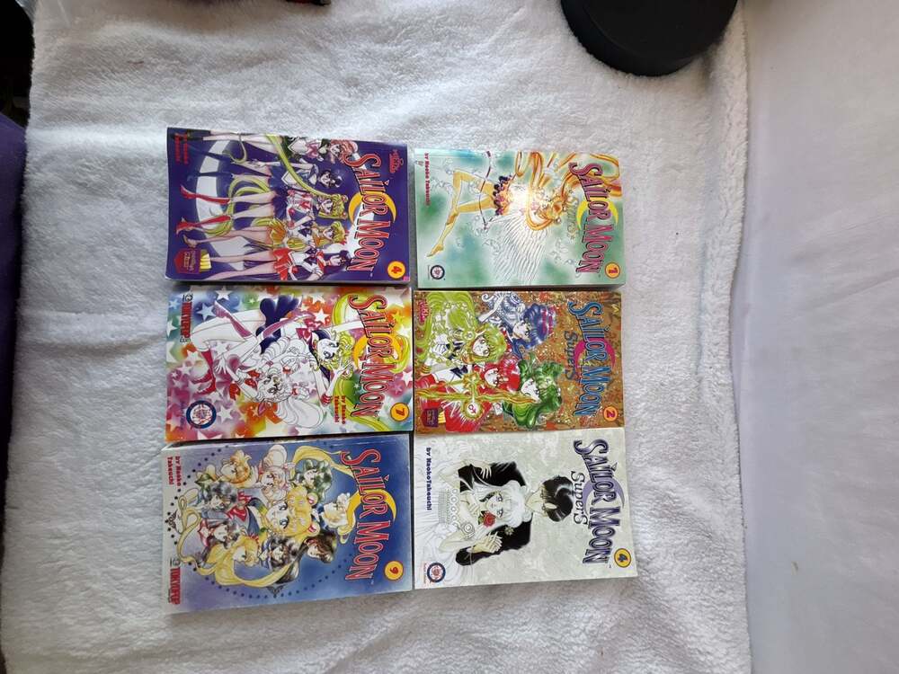 Sailor Moon Pocket Edition Manga Lot of 6  (Volumes 1, 2, 4, 7, 9, and SuperS 4)